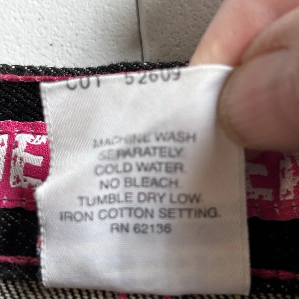 Women's Vintage 90's Guess Dark Denim Skirt Size‎ 29 Made In USA  Pink Stitching